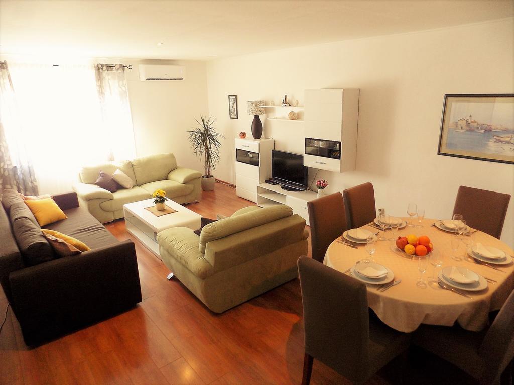 Apartment Anamarija Njivice Exterior photo